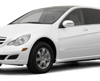 Bình ắc quy xe Mercedes R63 AMG