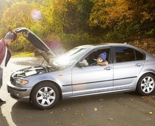 Bộ kích bình xe hơi - “Cứu tinh” cho ắc quy những ngày mưa tầm tã