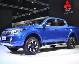 BÌNH ẮC QUY XE MITSUBISHI TRITON